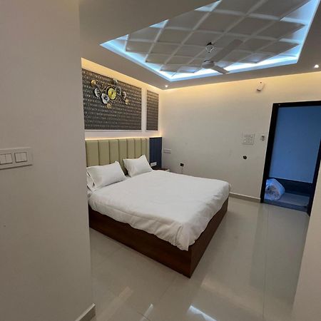 Snr Venus Hotels Τιρουπάτι Εξωτερικό φωτογραφία